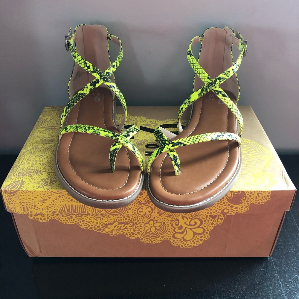 Women sandals